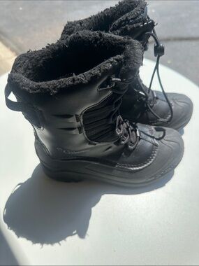 Columbia Black Faux-Fur Lined Winter Boots